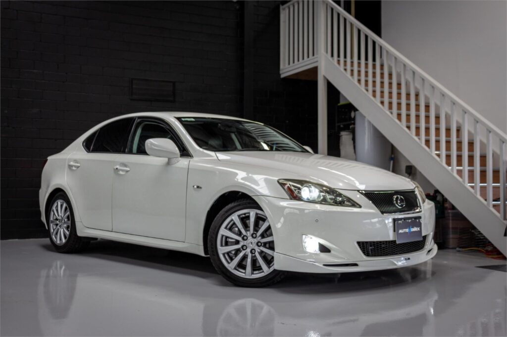 2005 LEXUS IS350 GSE21